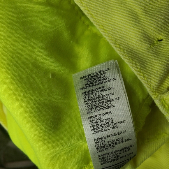 Forever 21 Bright Yellow Studded Distressed Jean Shorts Bootie Shorts Size 26 - Picture 13 of 16